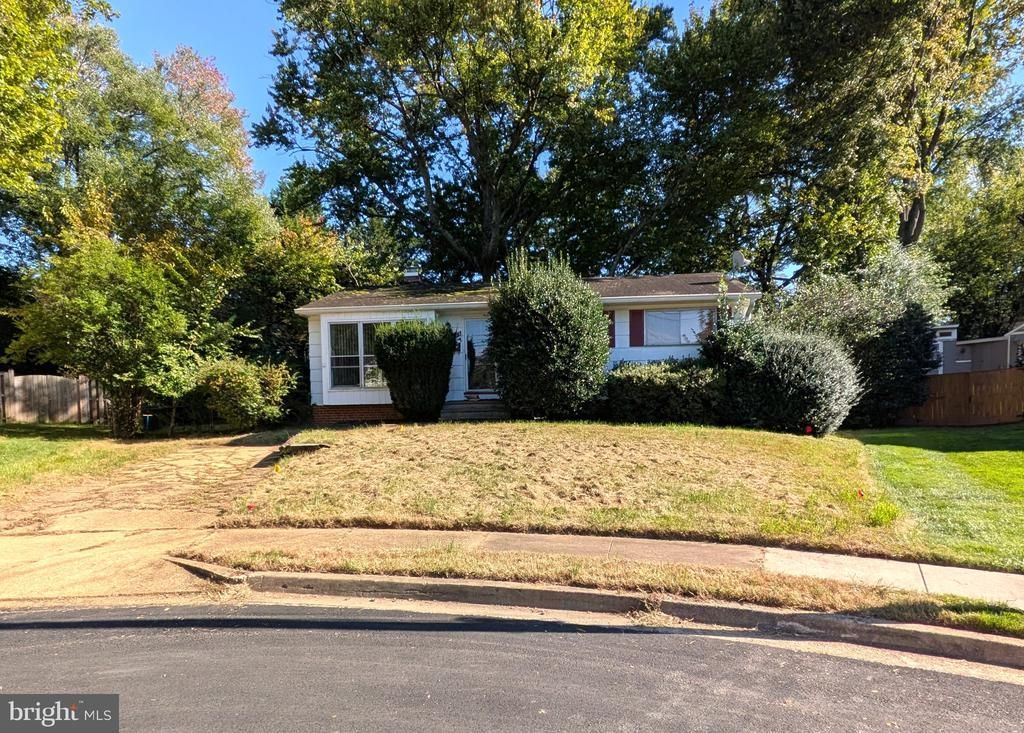 1412 Patrick Circle Sw, Vienna, VA 22180 Main Photo