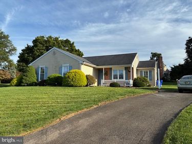 110 LYNETTE CIRCLE, WILLOW STREET, PA 17584
