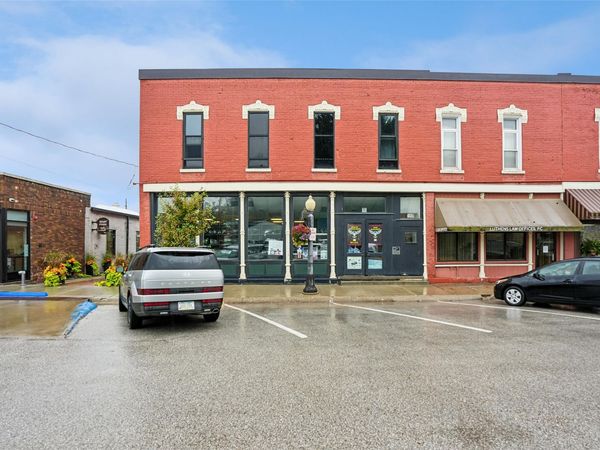 12 W Howard Street, Colfax, IA 50054