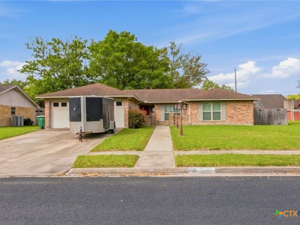 205 Westchester Drive , Victoria, TX 77904