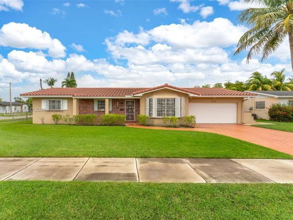 1820 SW 102nd Ave , Miami, FL 33165