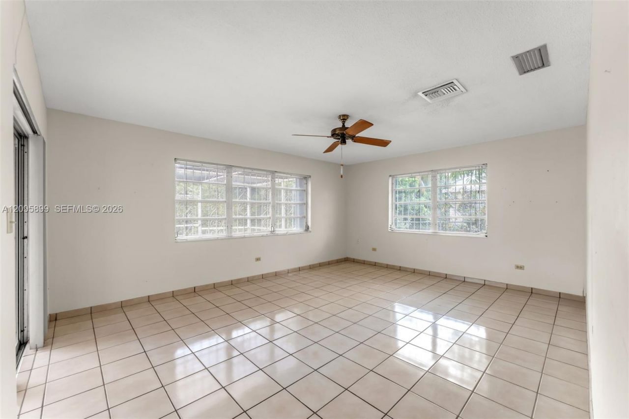 1820 SW 102nd Ave , Miami, FL 33165 Photo