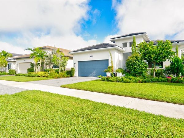 5450 Saint Armands Way , Westlake, FL 33470