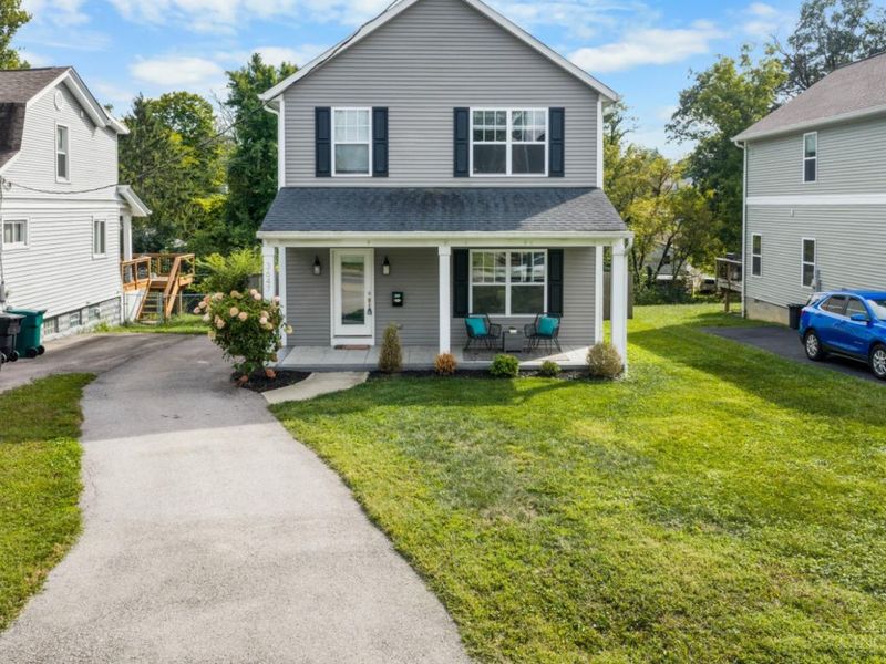 3647 Woodford Road, Cincinnati, OH 45213 Photo 2