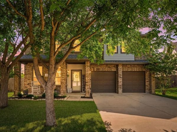 2904 Big Horn Bluff Court , Fort Worth, TX 76108