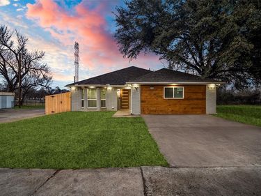 3500 Roberts Avenue, Dallas, TX 75215