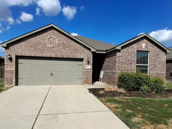 1432 Park Trails Boulevard, Princeton, TX 75407