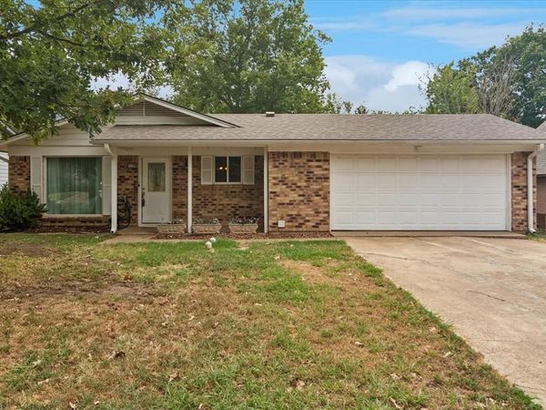1109 S Valentine Drive, Sherman, TX 75090