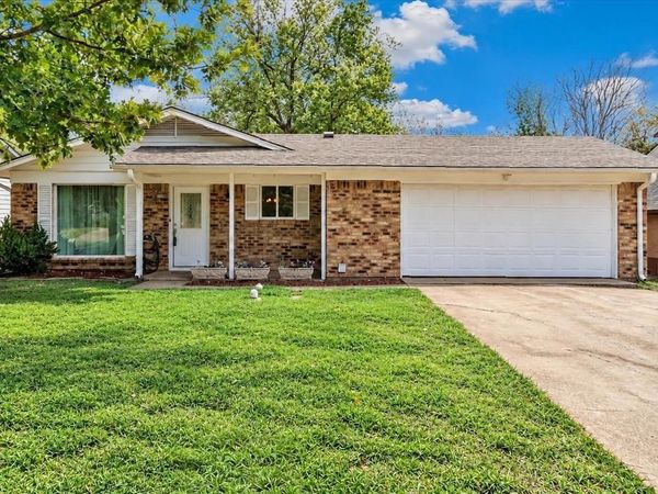 1109 S Valentine Drive, Sherman, TX 75090