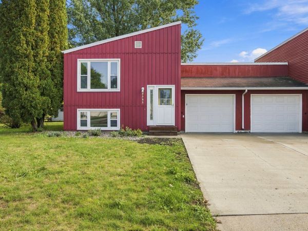 2323 Sundance Circle S, Fargo, ND 58103