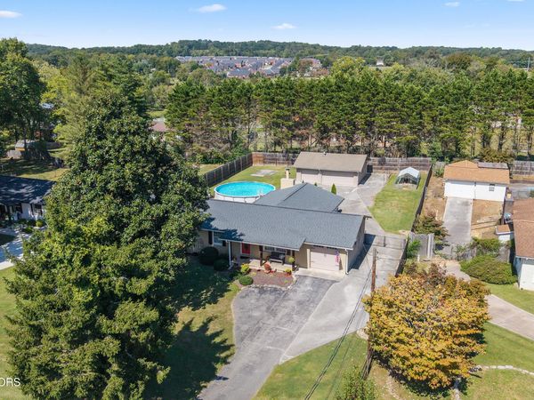 6749 Heatherbrook Drive, Knoxville, TN 37931