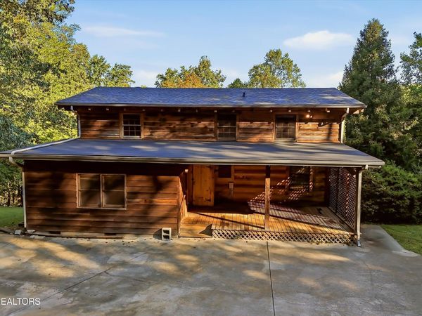 1027 N Sequoyah Drive, Friendsville, TN 37737