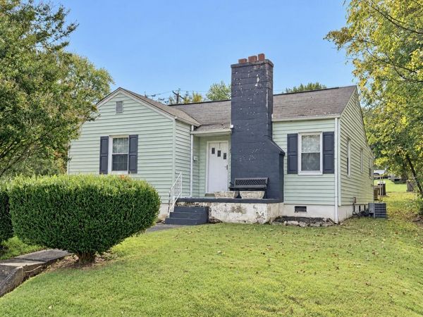820 Oglewood Ave, Knoxville, TN 37917
