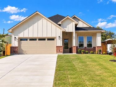 5504 Curzon Avenue, Fort Worth, TX 76107