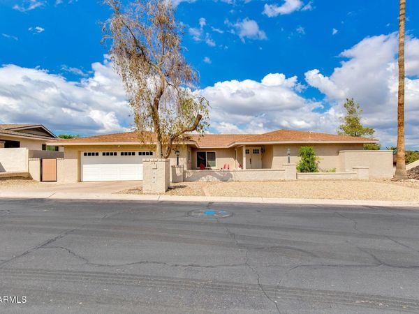 502 W SURREY Avenue, Phoenix, AZ 85029