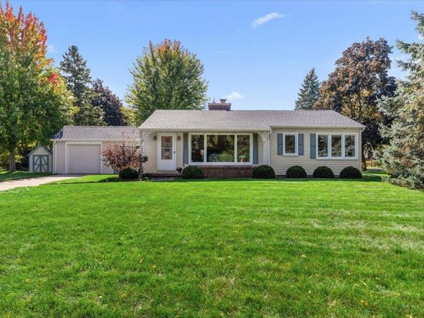 297 Lincoln DRIVE S, West Bend, WI 53095