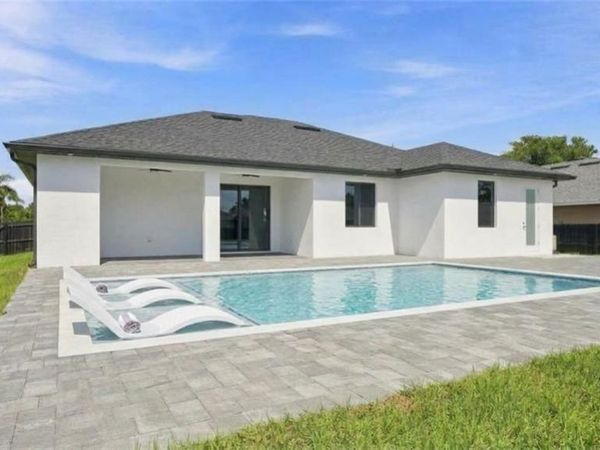 1118 Adeline AVE , LEHIGH ACRES, FL 33971