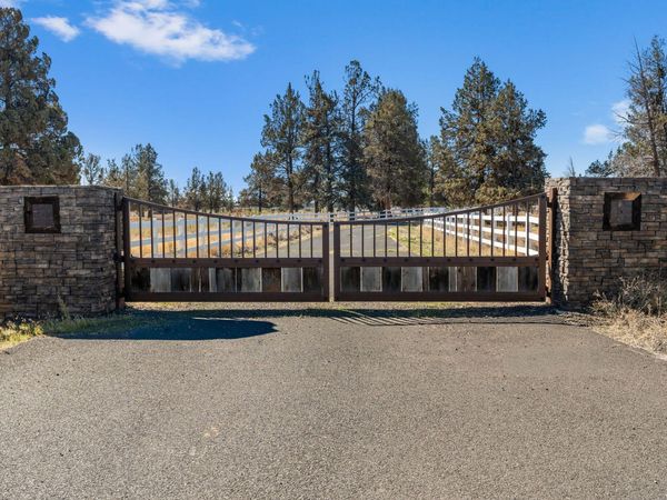 4710 NE Smith Rock Way, Terrebonne, OR 97760