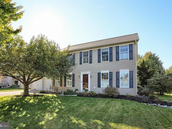 25 W EPPLEY DRIVE, CARLISLE, PA 17015