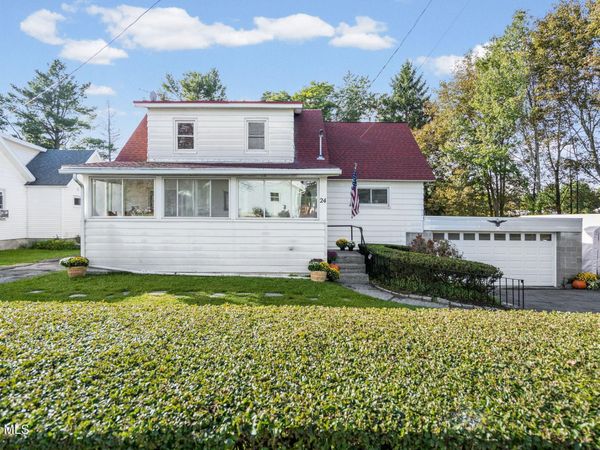 24 Glenwood Road, Troy, NY 12180