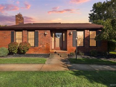 161 Wedgewood Drive, Williamsville, NY 14221