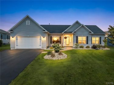 3705 Pegasus Circle , Syracuse, NY 13209