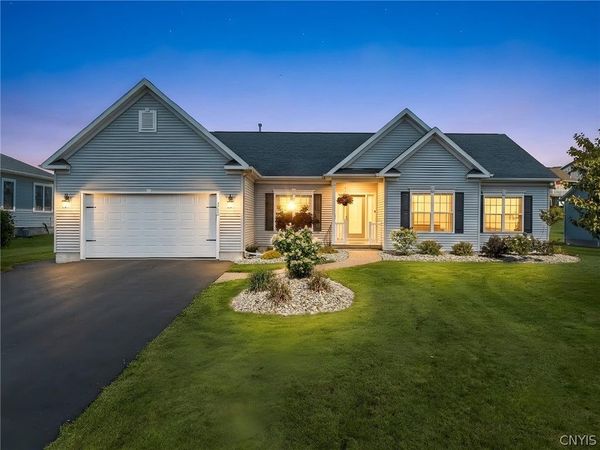 3705 Pegasus Circle , Syracuse, NY 13209