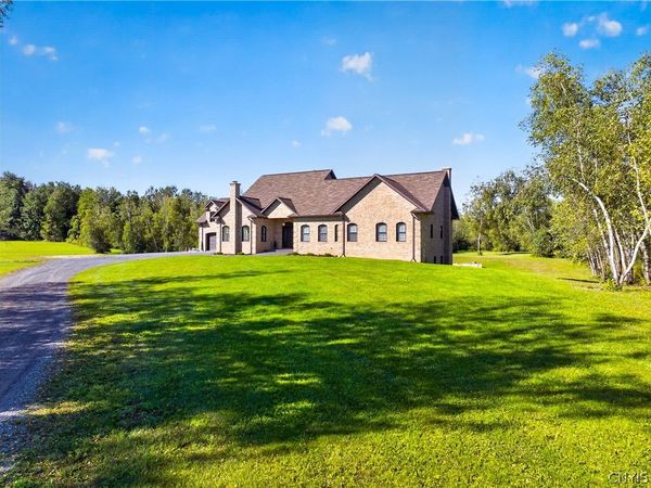 6701 Sutliff Road, Whitesboro, NY 13492