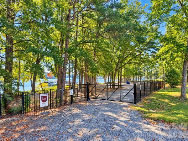 844 Armstrong Road , Belmont, NC 28012