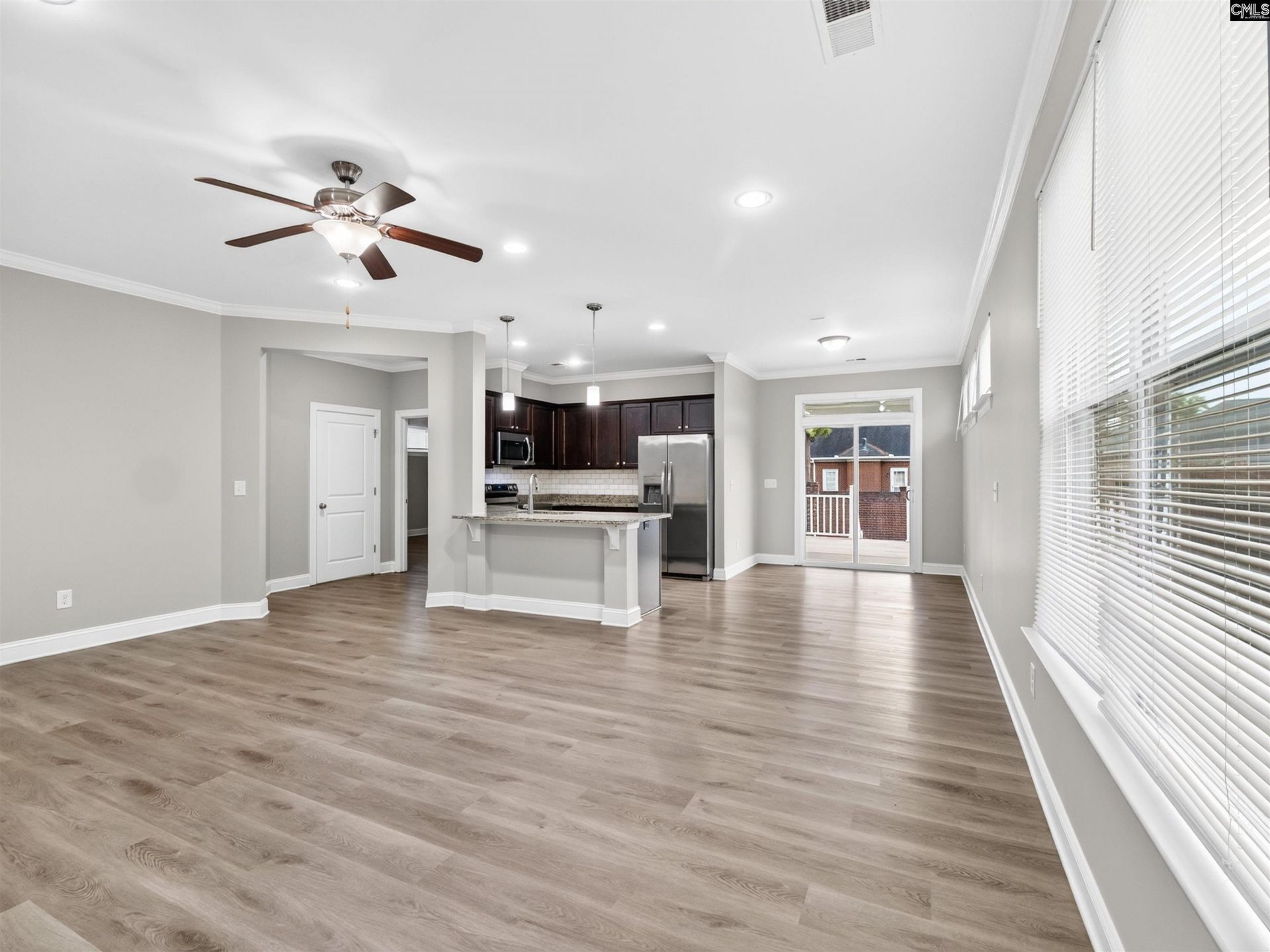 909 Layton Way  Photo 8