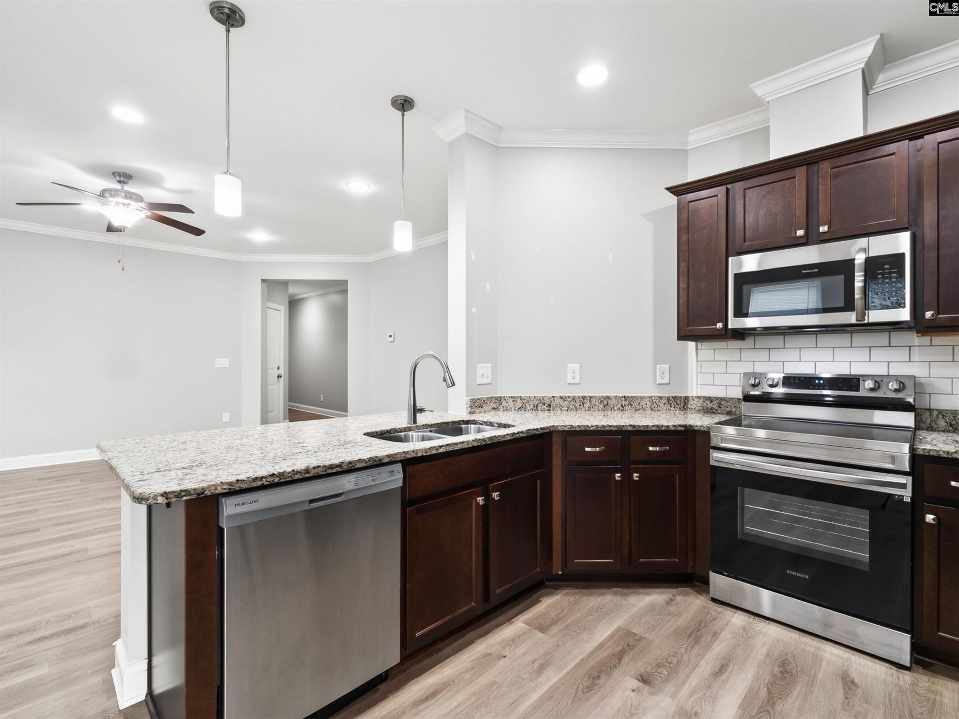 909 Layton Way  Photo 9