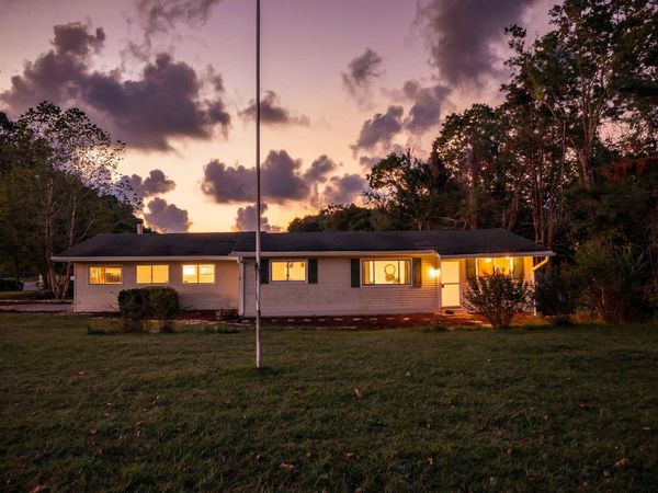 2402 Corral Road, Signal Mountain, TN 37377