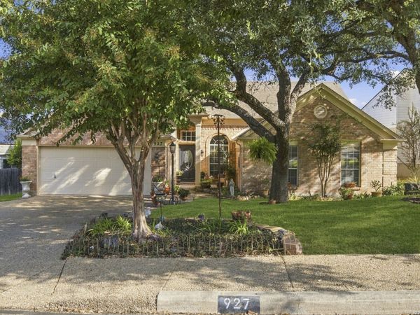 927 Lightstone Dr, San Antonio, TX 78258