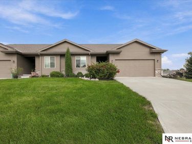 2904 Lakeside Drive, Plattsmouth, NE 68048