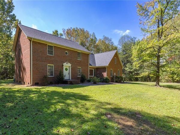 6100 Pintail Court , Oak Ridge, NC 27310