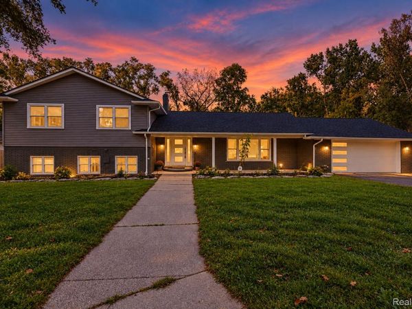 15879 Millar Road , Clinton Township, Mi 48036