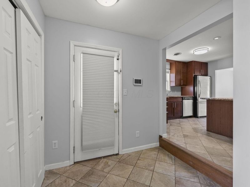 284 Madison Drive N, West Jefferson, OH 43162 Photo 10