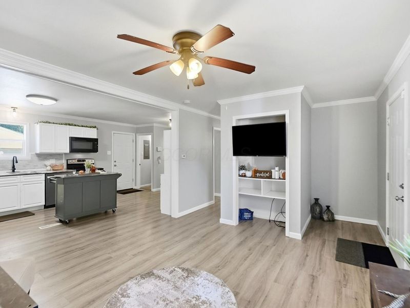 210 S Oak Street , London, OH 43140 Photo 6