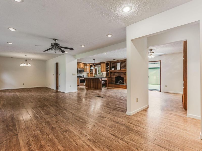 8835 Thomas Lane, West Jefferson, OH 43162 Photo 16