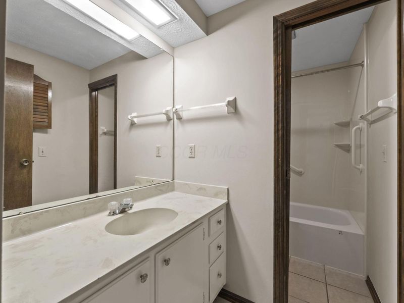 5100 Ranstead Court , Columbus, OH 43220 Photo 21