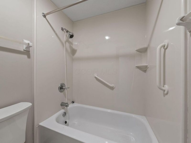 5100 Ranstead Court , Columbus, OH 43220 Photo 23