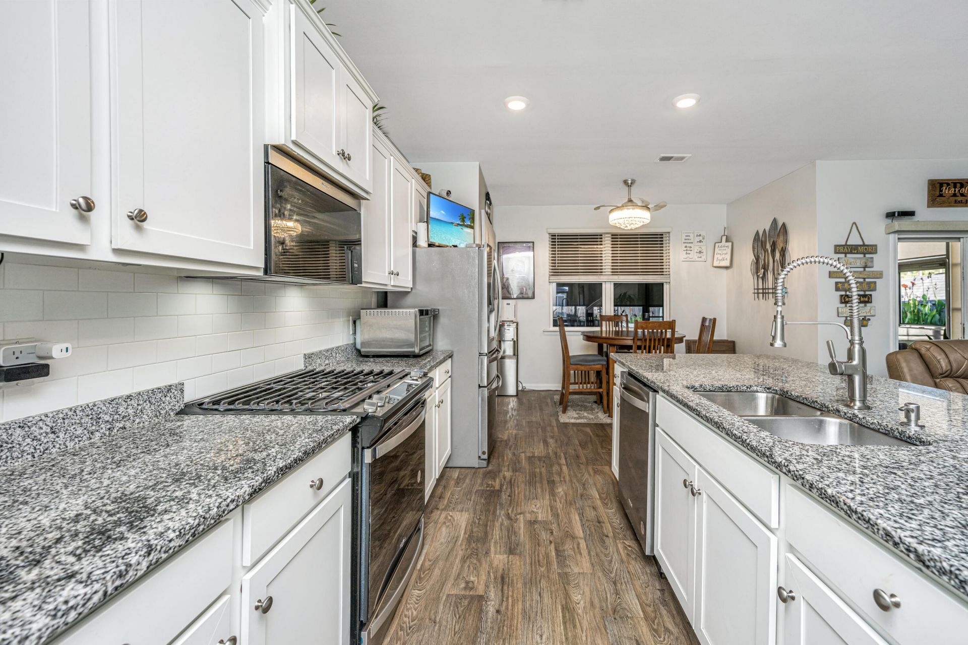 178 Oakwood Boulevard Photo 13
