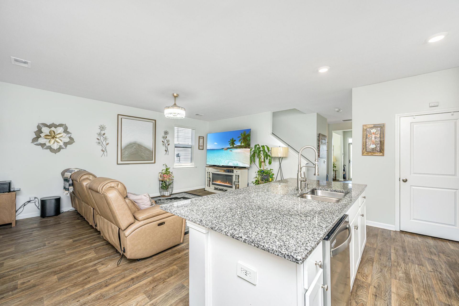 178 Oakwood Boulevard Photo 16