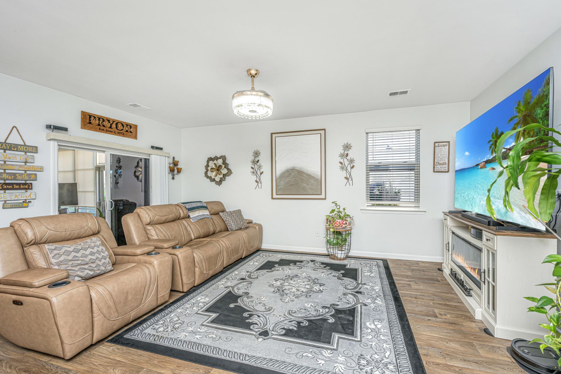 178 Oakwood Boulevard Photo 20
