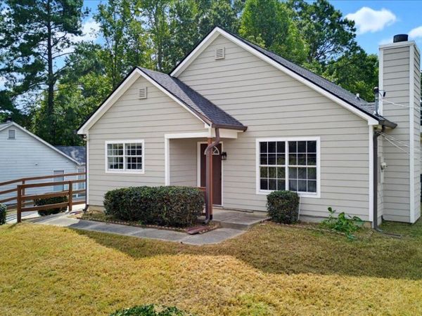 910 Winterside Lane, Atlanta, GA 30349