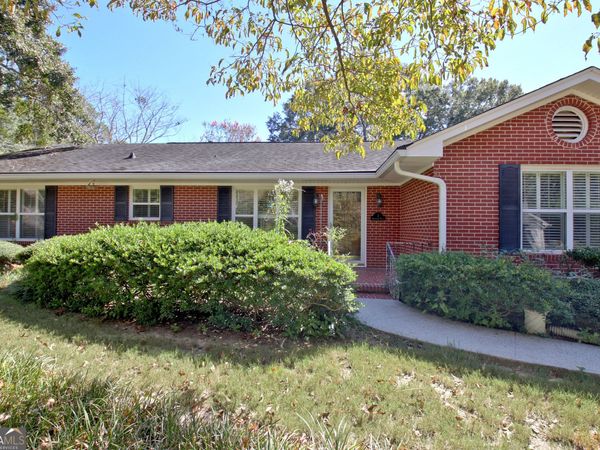 2 Brookside Drive, Newnan, GA 30263