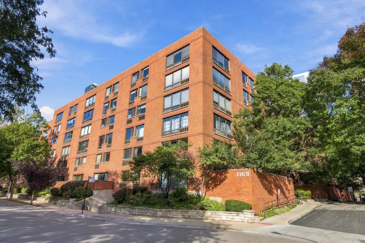 1169 S Plymouth Court, Unit 105, Chicago, IL 60605 Main Photo