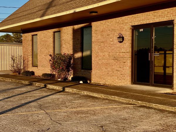 1523 Cliff Gookin Blvd., Tupelo, MS 38801