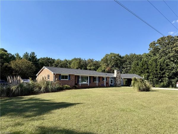 158 Border Lane , Pinnacle, NC 27043
