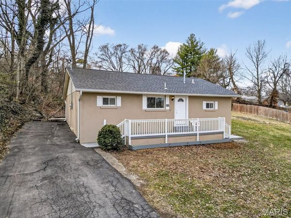 202 2nd Street, Winfield, MO 63389